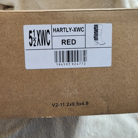 Journee Collection Hartly Red Fringe Boots 5.5 X-Wide Calf - Picture 3 of 3